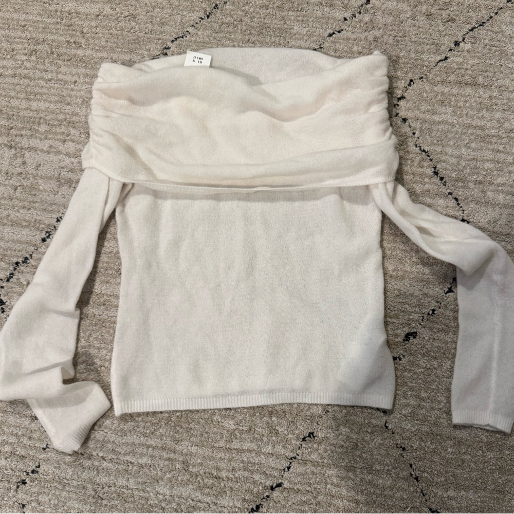 Abercrombie and Fitch off shoulder wool blend sweater size small